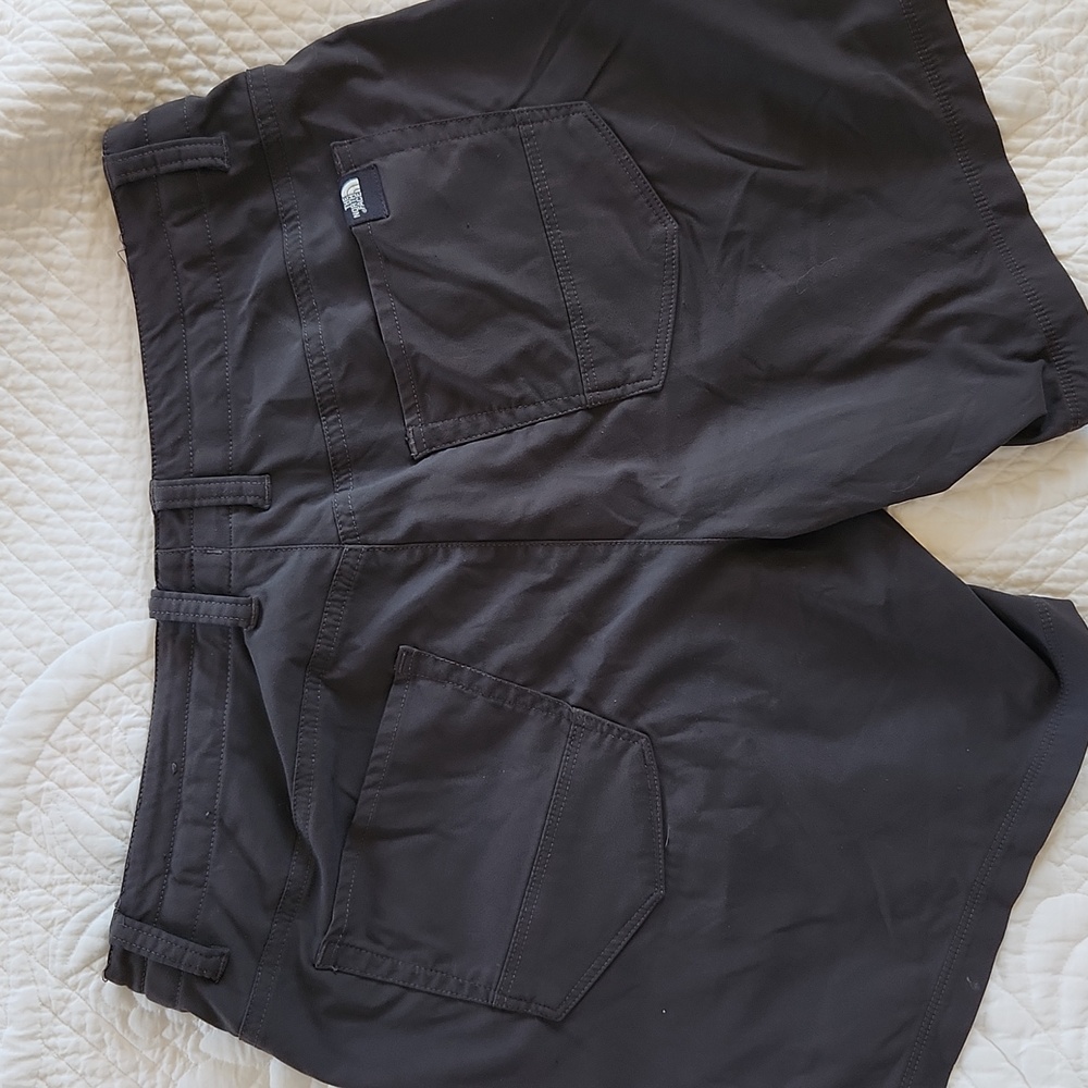 Shorts - Picture 3 of 4